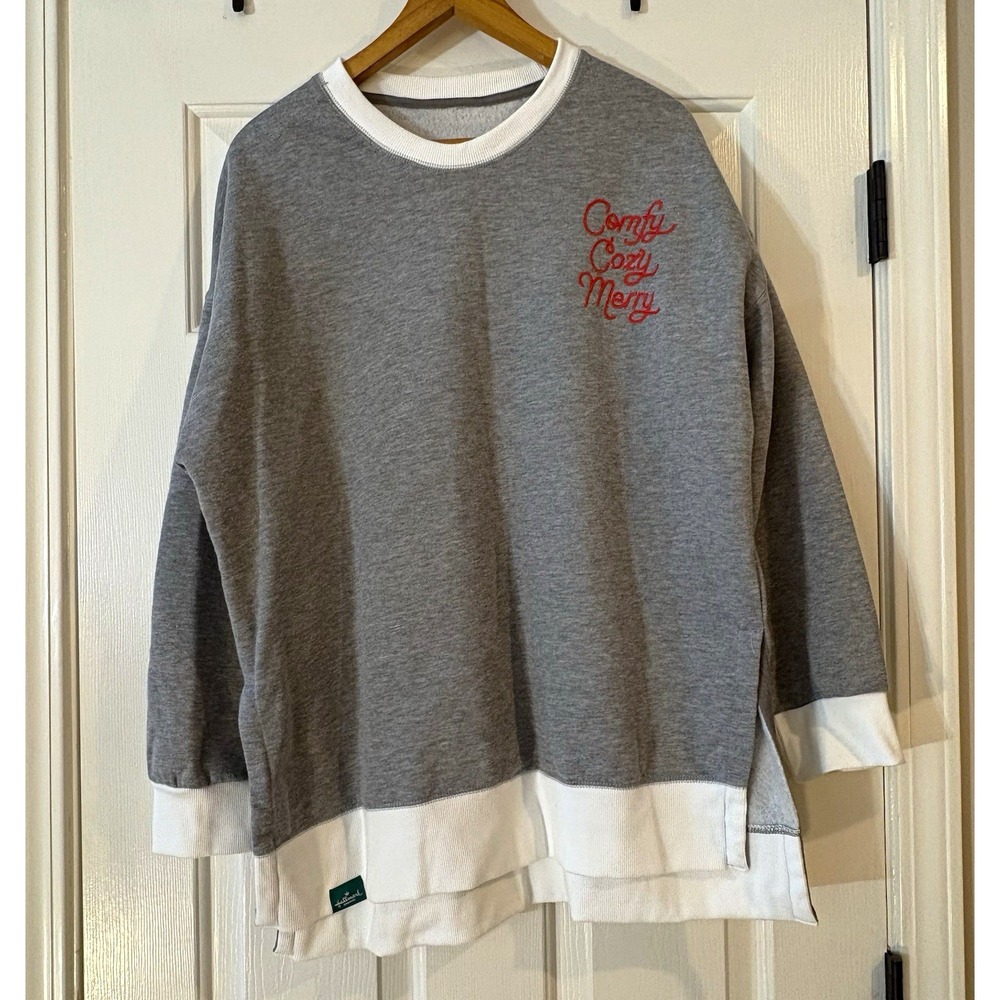 Hallmark Channel Women's L Gray Fleece Christmas Sweatshirt Comfy Cozy Merry